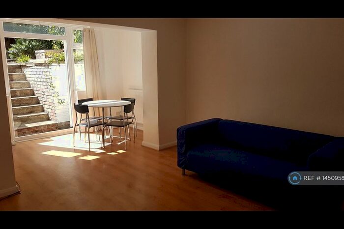 2 Bedroom Flat To Rent In Islington, London, N1