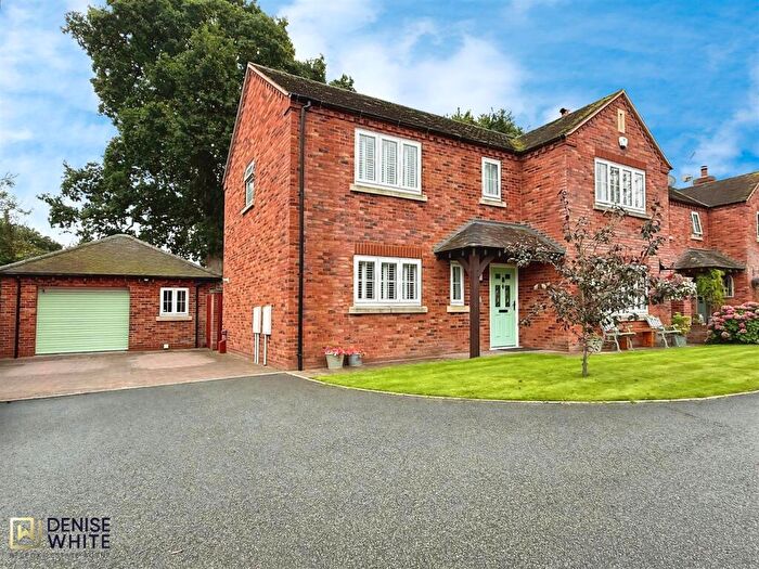 4 Bedroom Detached House For Sale In The Oaks, Cheadle Road, Cheddleton, Leek, Staffordshire, ST13