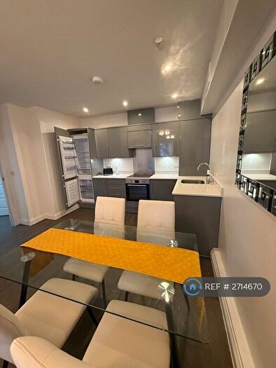 2 Bedroom Flat To Rent In Mariners Court, The Docks, Gloucester, GL1