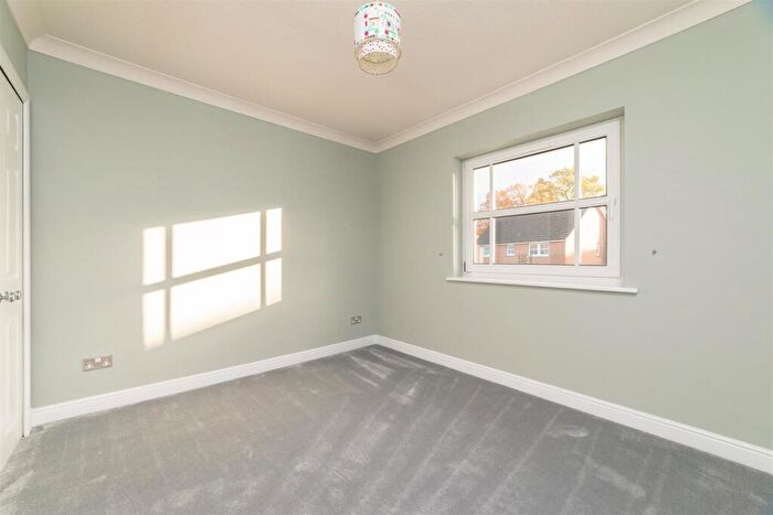 2 Bedroom Flat To Rent In Cornhill Road, Perth, PH1