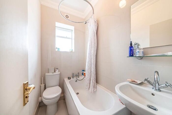 1 Bedroom Flat To Rent In Ainger Road, Primrose Hill, London, NW3