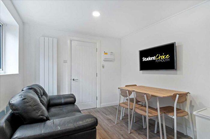 2 Bedroom Apartment To Rent In Clifton Place, Plymouth, PL4