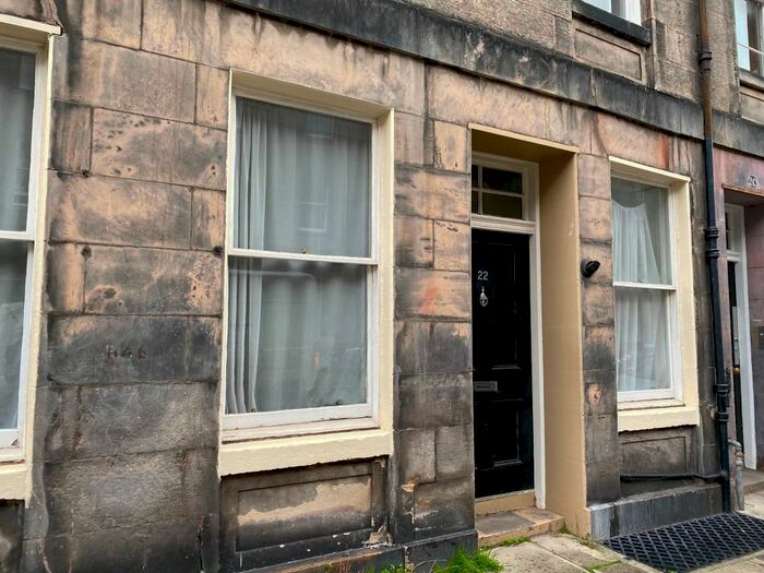 3 Bedroom Flat To Rent In Barony Street, New Town, Edinburgh, EH3