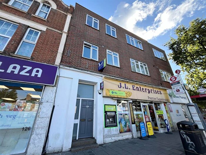 2 Bedroom Apartment To Rent In Malden Road, New Malden, KT3