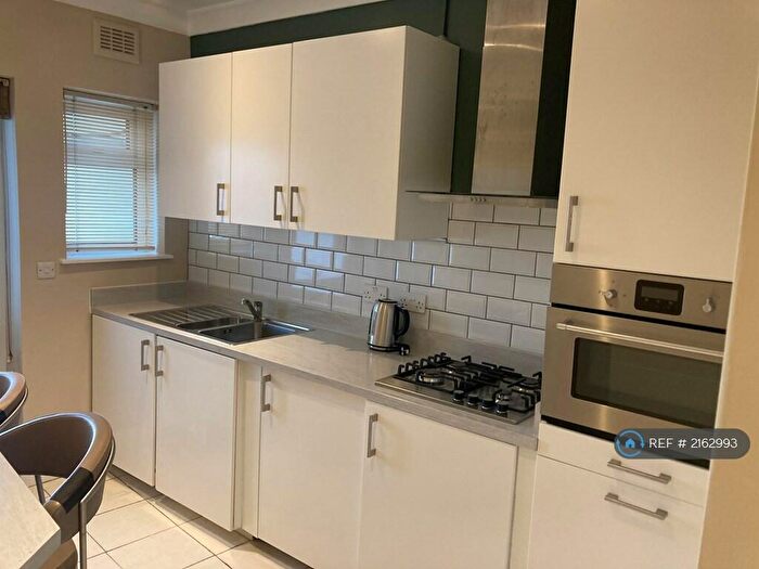 1 Bedroom Flat To Rent In Colombo Road, Ilford, IG1