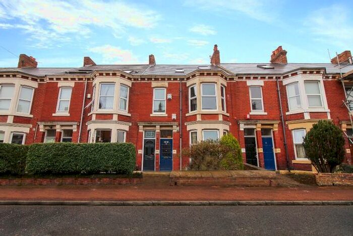 2 Bedroom Flat To Rent In Simonside Terrace, Heaton, Newcastle Upon Tyne, NE6