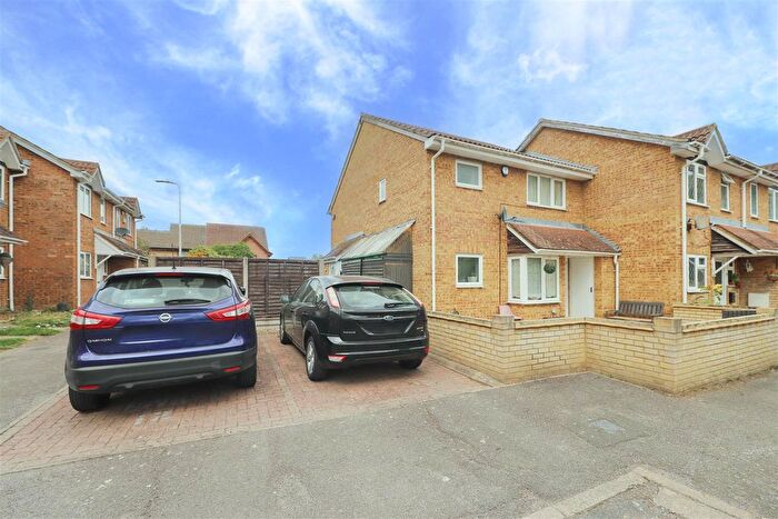 1 Bedroom End Terrace House For Sale In Newcombe Rise, West Drayton, UB7