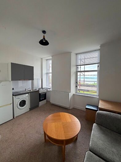 1 Bedroom Flat To Rent In Belville Street, Greenock, PA15