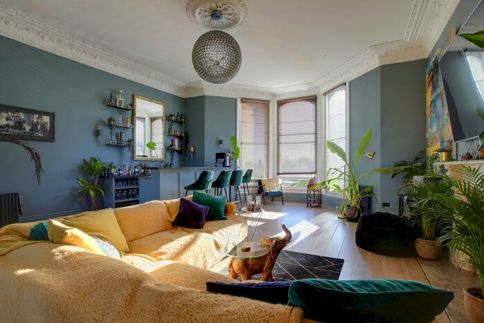 2 Bedroom Flat To Rent In South View, Teignmouth TQ14