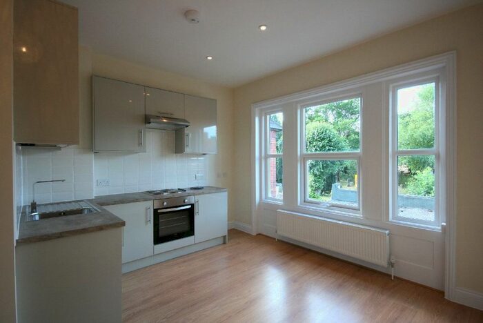 1 Bedroom Flat To Rent In Church Road, Godalming, GU8