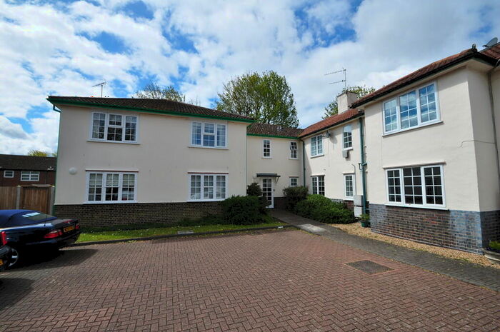 1 Bedroom Apartment To Rent In Guessens Court, Welwyn Garden City, AL8