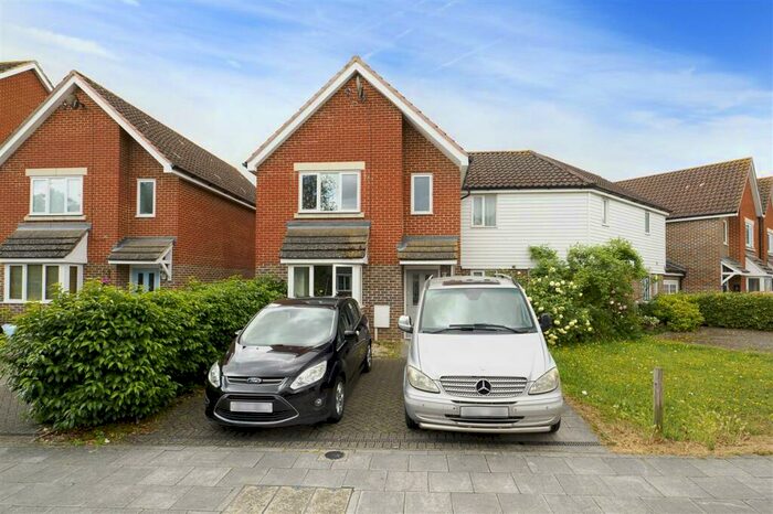3 Bedroom Semi-Detached House To Rent In Edward Vinson Drive, Faversham, ME13