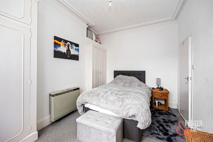 1 Bedroom Flat To Rent In Vallance Gardens, Hove, BN3