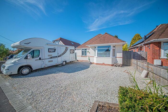 4 Bedroom Detached Bungalow For Sale In Oakgrove Road, Bishopstoke, Eastleigh, SO50