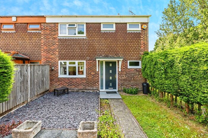 3 Bedroom Semi-Detached House For Sale In Green Close, Woodlands, Southampton, Hampshire, SO40