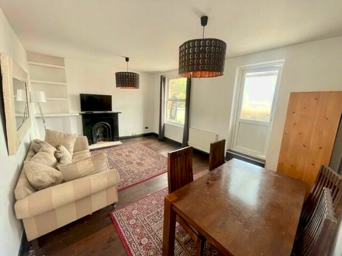 1 Bedroom Apartment To Rent In High Street, Stratford, E15