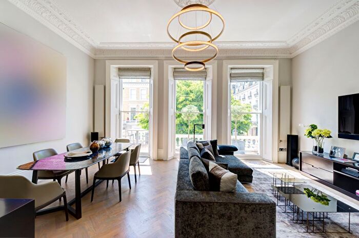 2 Bedroom Flat For Sale In Southwell Gardens, London, SW7