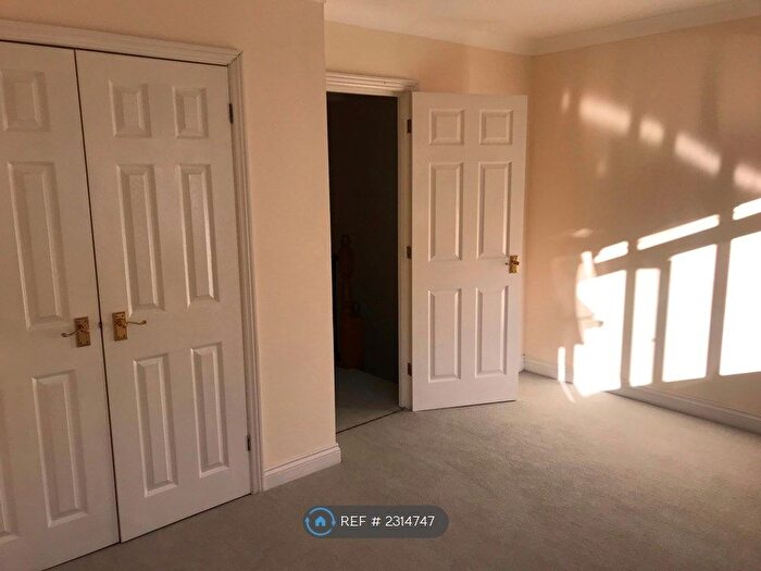 2 Bedroom End Of Terrace House To Rent In Kings Road, Haslemere, GU27