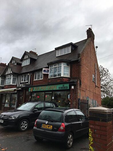 3 Bedroom Flat To Rent In Yardley Wood Road, Billesley, Birmingham, B13