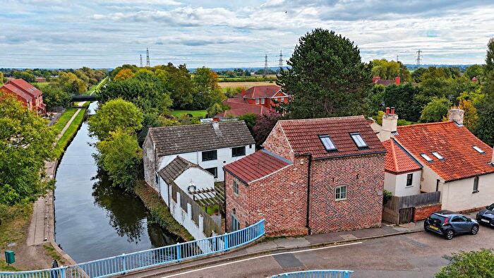 4 Bedroom Detached House For Sale In Station Road, Misterton, DN10