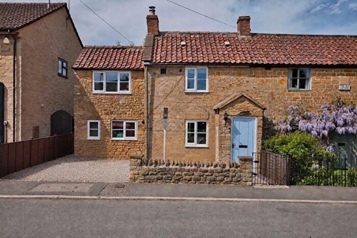 3 Bedroom Semi-Detached House For Sale In Stapleton Road, Martock, Somerset, TA12