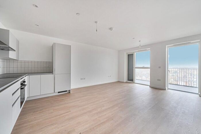 2 Bedroom Flat To Rent In Mast Street, Barking, IG11