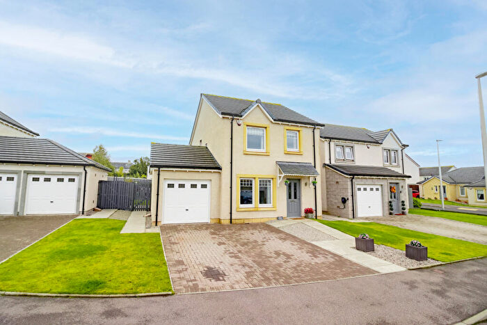 3 Bedroom Detached House For Sale In Lyall Way, Laurencekirk, AB30