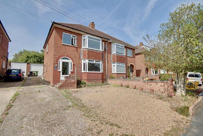 3 Bedroom Semi-Detached House For Sale In Grant Road, Portsmouth, PO6