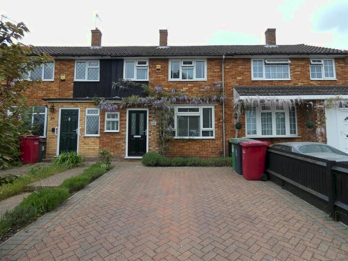 3 Bedroom End Of Terrace House To Rent In Lynch Hill Lane, Slough, SL2