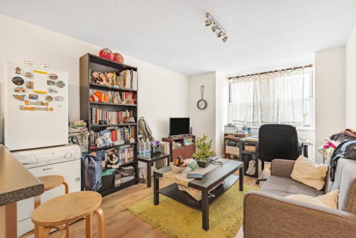 1 Bedroom Flat To Rent In Trundleys Road London, SE8
