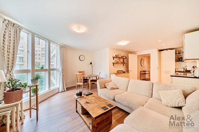 2 Bedroom Flat To Rent In Dovecote House, Canada Water, SE16