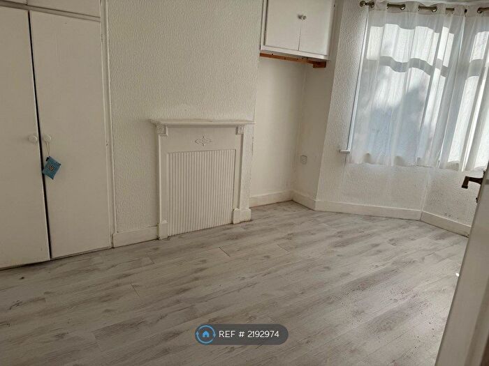 2 Bedroom Flat To Rent In Marlow Road, London, SE20