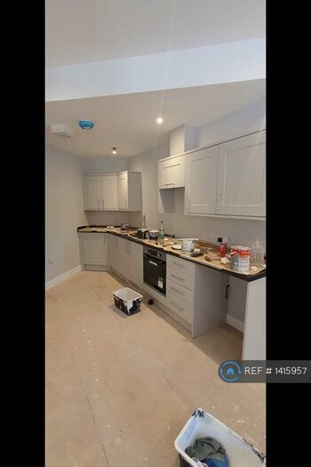 1 Bedroom Flat To Rent In High Street, Totton, Southampton, SO40