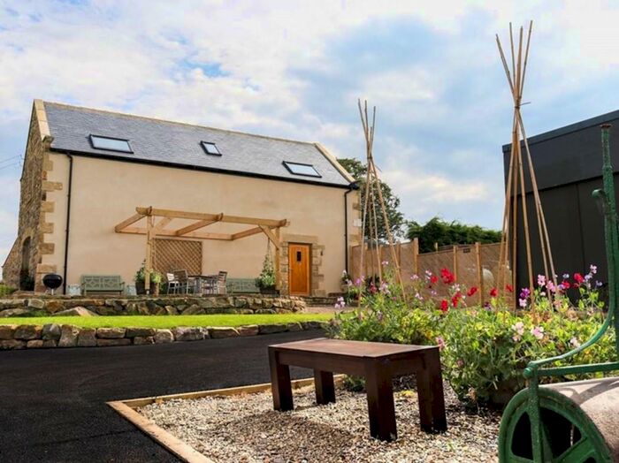 2 Bedroom Cottage To Rent In School Lane, Dacre Banks, HG3