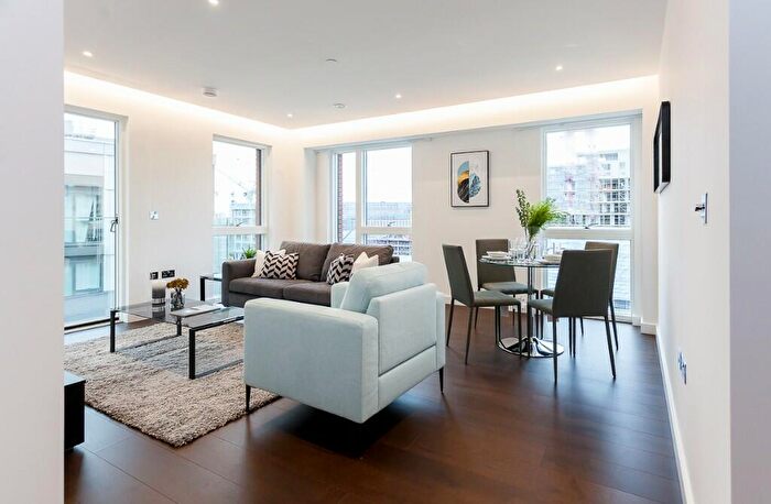 2 Bedroom Apartment To Rent In Malthouse Road, London, SW11