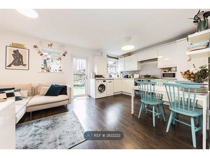 4 Bedroom Maisonette To Rent In Chiswick, London, W4