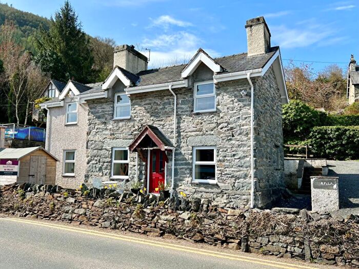 4 Bedroom Detached House For Sale In Tyr Felin, Trefriw, Gwynedd, LL27