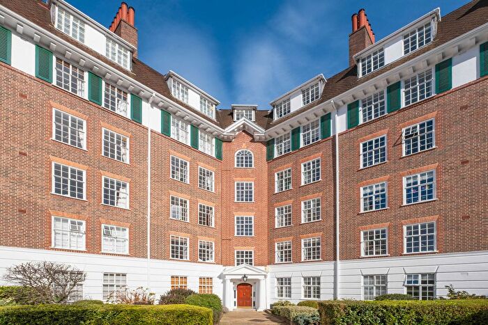 2 Bedroom Flat For Sale In Richmond Hill Court, Richmond, TW10