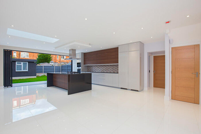 4 Bedroom Semi-Detached House To Rent In Burnley Road, Dollis Hill, NW10