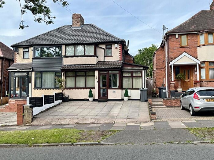 3 Bedroom Semi Detached House For Sale In Dyas Avenue, Great Barr, B42