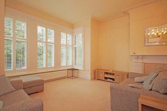 2 Bedroom Flat To Rent In Harlow Moor Drive, Harrogate, HG2