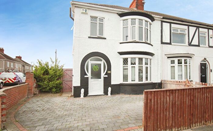 3 Bedroom Semi Detached House For Sale In Lichfield Road, Grimsby, DN32