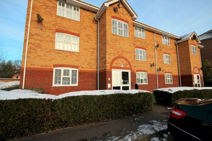2 Bedroom Flat To Rent In Coal Court, Grays, Essex, RM17