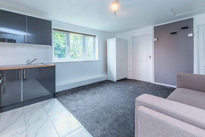 1 Bedroom Flat To Rent In Cambridge Gardens, London, N10