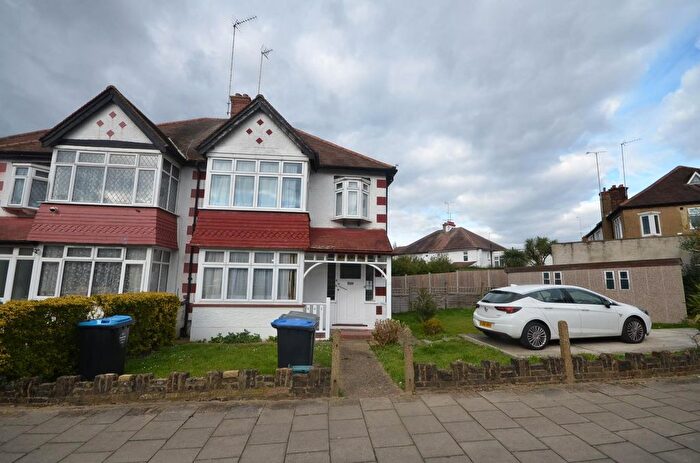 4 Bedroom Detached House To Rent In Clarendon Gardens, Wembley, HA9