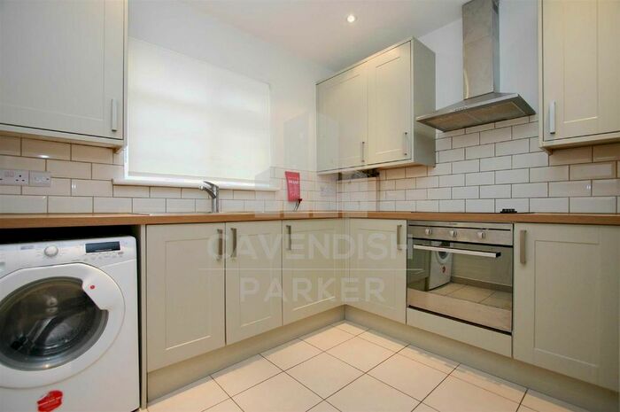 1 Bedroom Flat To Rent In Greenfield Gardens, Cricklewood, London, NW2