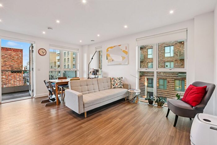 3 Bedroom Flat For Sale In Howell Court, Enfield Road, Acton, London, W3