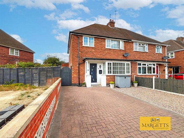 3 Bedroom House For Sale In Wordsworth Avenue, Warwick, CV34