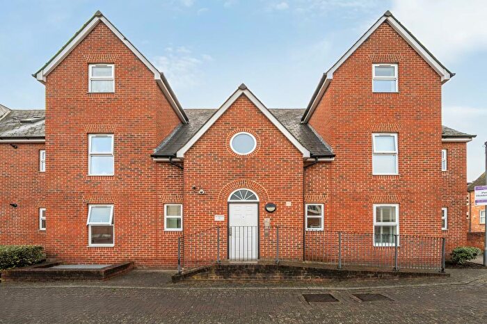 1 Bedroom Flat For Sale In Central Reading, Berkshire, RG1