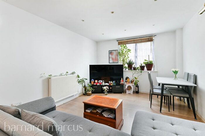 1 Bedroom Flat For Sale In London Road, Mitcham, CR4